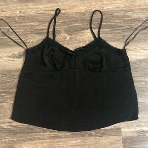 Black tank top. For any questions dm me.